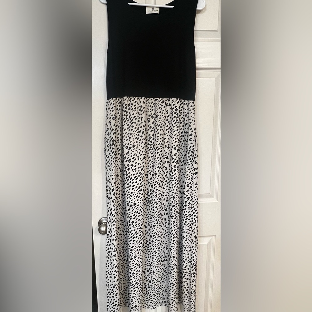 Boutique bought, leopard maxi dress - WITH POCKETS!